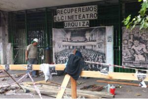 Vecinos defendieron al Cine Urquiza