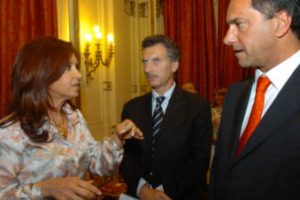 Los políticos despidieron el año en las redes sociales