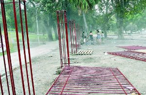Parque Lezama: Sigue la protesta y se demoran las obras