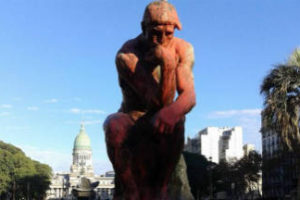 Congreso: Volvieron a dañar al Pensador de Rodin