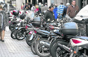 El Centro se transformó en estacionamiento para motos