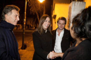 San Fernando: Macri y Vidal realizaron un «timbreo»