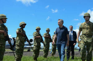 Macri recorrió zonas inundadas y prometió «soluciones definitivas»