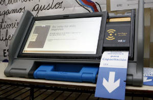 Defensoría: Capacitó 300 mil vecinos,simulacro de voto electrónica