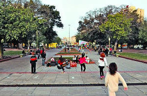 Parque Chacabuco: vecinos vuelven a quejarse del nuevo bar