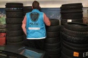 Secuestró de cubiertas de  procedencia ilícita