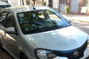 Parque Chacabuco: Dos robacoches fueron detenidos