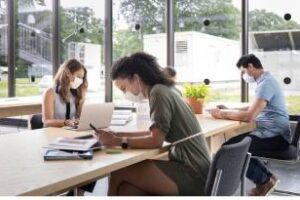 COVID-19:Las personas vacunadas pueden trabajar presencialmente