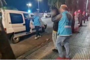 Constitución:Detenidos por robar una mochila con documentación