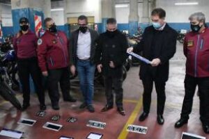 Desarticulan banda que falsificaba patentes para motochorros