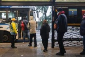 Ciudad: Adaptaron,ubicaciones de filas y paradas de colectivos