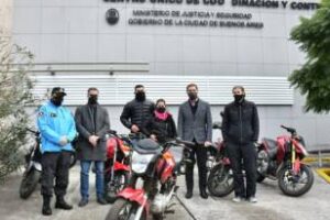 Se entregó varias motos recuperadas a sus dueños