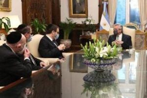Alberto Fernández se reunió con la dirigencia de la AMIA