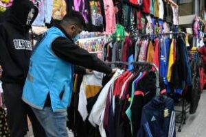 Ciudad secuestraron mercadería ilegal en Liniers y Balvanera