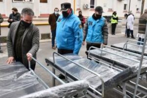 Ciudad:Donación de camillas al Hospital Ramos Mejía