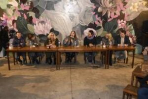 Caballito: Vidal y Carrió participaron de un encuentro con vecinos 