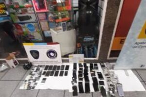 Secuestraron:Más de 400 celulares y accesorios ilegales