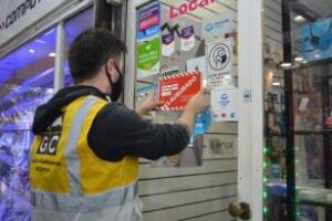 Ciudad: Seis locales clausurados y 200 celulares secuestrados