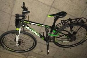 Ciudad:Monte Castro Tres detenidos,por robar una bicicleta