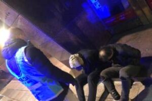 Recoleta:Dos detenidos por robar bronces de edificios