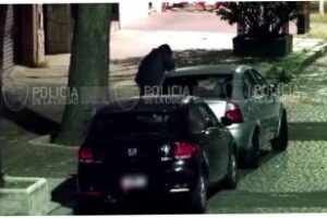 Flores:Policía de la ciudad, detuvo a dos ladrones y evitó robo