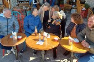 Elisa Carrió junto con Carlos Eguía en Villa La Angostura