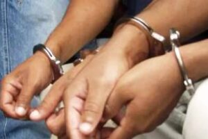 Devoto:Detienen a dos ladrones que robaron celular y mochila a menor