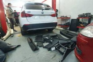 Paternal:Cayó desguazador y la policía halló el auto robado