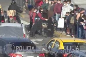 Ciudad:Con una cámaras de seguridad una arrebatadora fue detenida