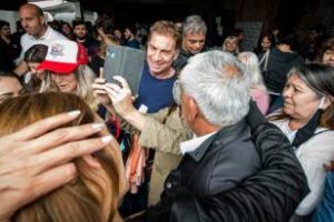 El candidato Santilli de Juntos,con vecinos y comerciantes en Berazategui