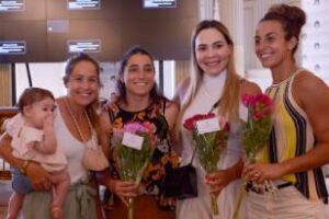 Ciudad:Reconocimiento al equipo nacional de hockey femenino
