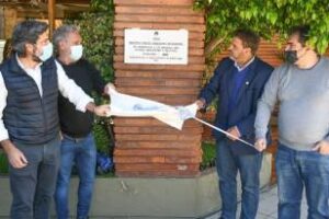 Inauguraron:»Esquina Diego Maradona» con una placa en Segurola