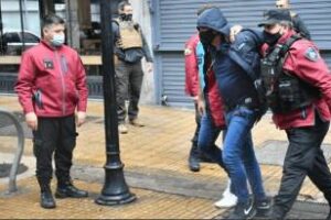 Monserrat:Detienen a cuatro ladrones que intentaron robar en un edificio