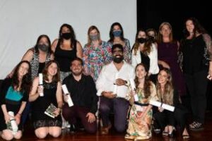 AMIA:Diplomas a graduados del profesorados Agnón y Melamed 