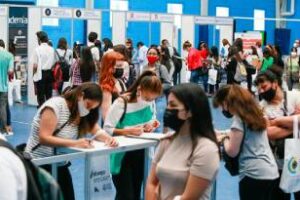 Ciudad:El Gobierno realizó la última Expo Empleo Barrial del año