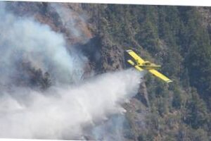 Ambiente envió dos aviones hidrantes a Puerto Madryn