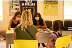 Gobierno:Promueve inscripción a mujeres de barrios populares