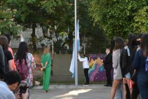 Ciudad: Empezó el ciclo lectivo Nivel Secundario 98.000 chicos y chicas