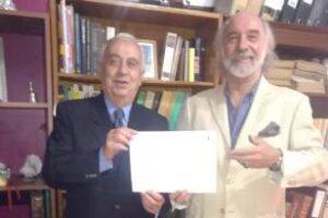 En la ciudad:Fue distinguido El poeta Carlos Penelas