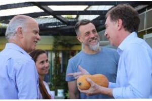 Santilli y Grindetti en Lanús recorrieron el Nido de Villa Jardín