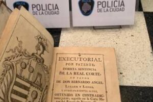 Ciudad:La Policía recuperó un libro buscado por el gobierno peruano
