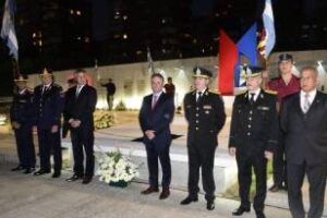 Homenajes:A Policías y Bomberos Caídos en cumplimiento del deber
