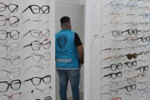 Recoleta:Desbarataron óptica ilegal y secuestraron 350 lentes