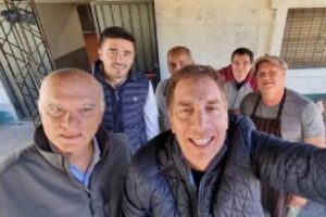 Santilli con Galli y Grindetti en la séptima sección