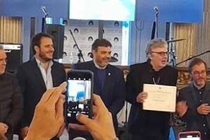 Legislatura porteña: Juanse el gran músico desplegó su talento