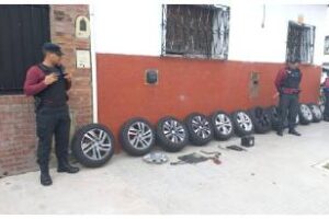 Cayó en el barrio Parque Avellaneda el «matrimonio robaruedas»