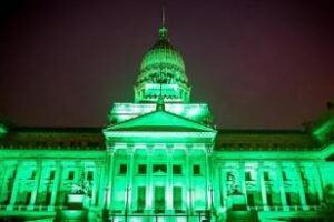 Edificios emblemáticos:De color verde por el Día Mundial del Ambiente  