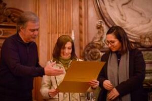 Legislatura:Inauguraron muestra plástica y distinguieron a Ester Szwarc