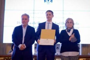 Legislatura:Distinguieron un libro sobre adicciones y al médico Stigliano