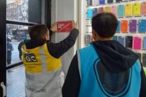 Recoleta:Desmantelan laboratorio de celulares hubo detenidos